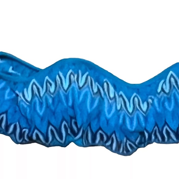 NWT Hula Honey Juniors' Small Festival Dream Crochet Off-The-Shoulder Bikini Top - Picture 4 of 11